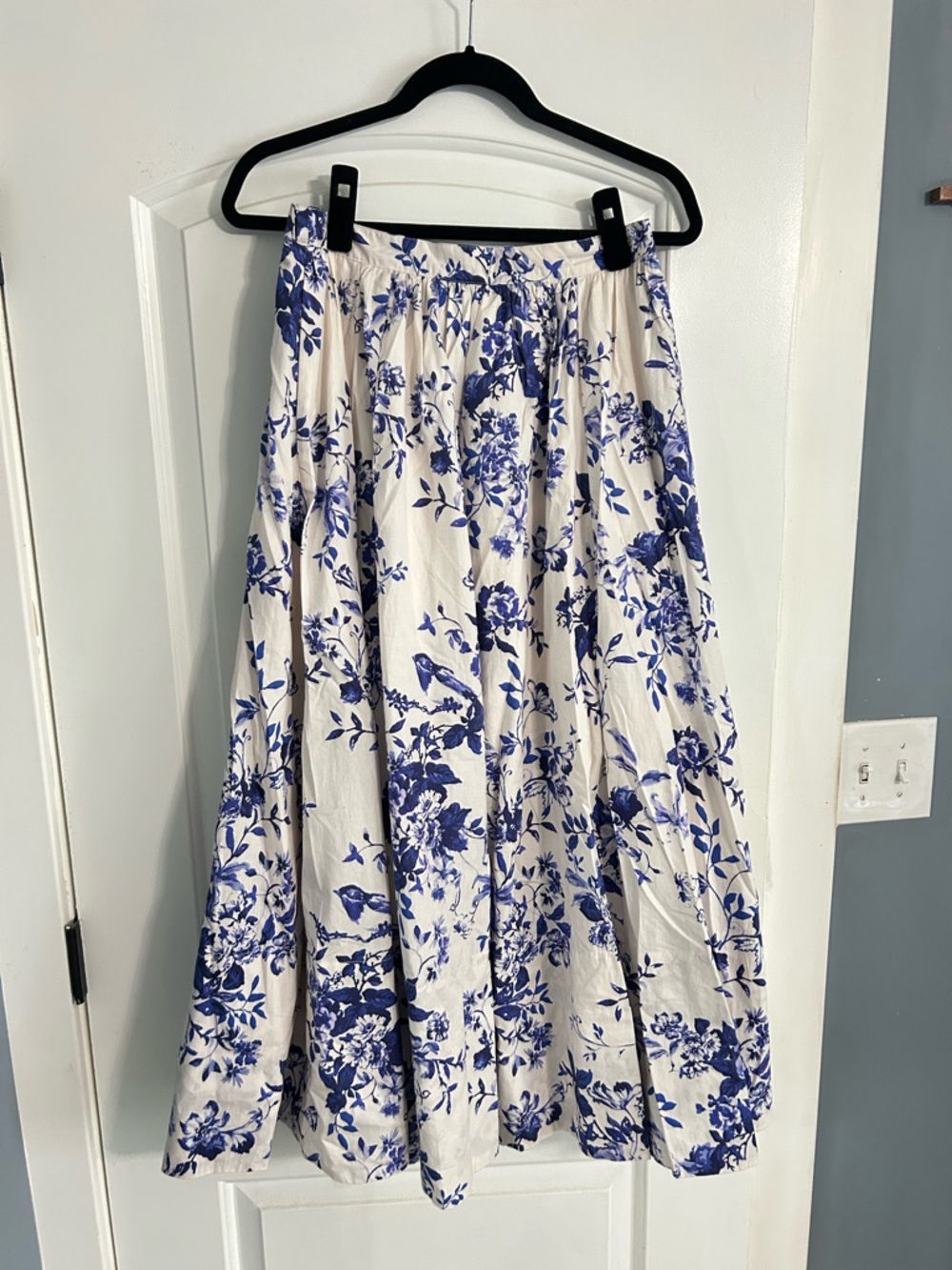Anthropologie High Waisted Blue and White Floral Midi Skirt Size Small